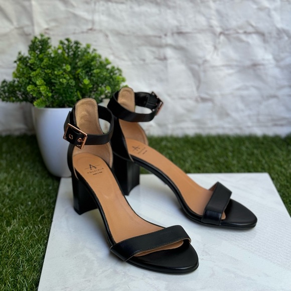 Aquatalia Sadey leather ankle strap sandals size 8 NWT - Picture 10 of 13
